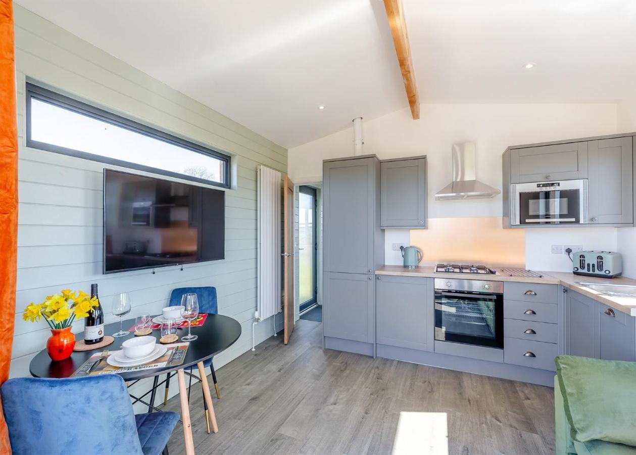 Belan View Lodges Welshpool Exterior photo
